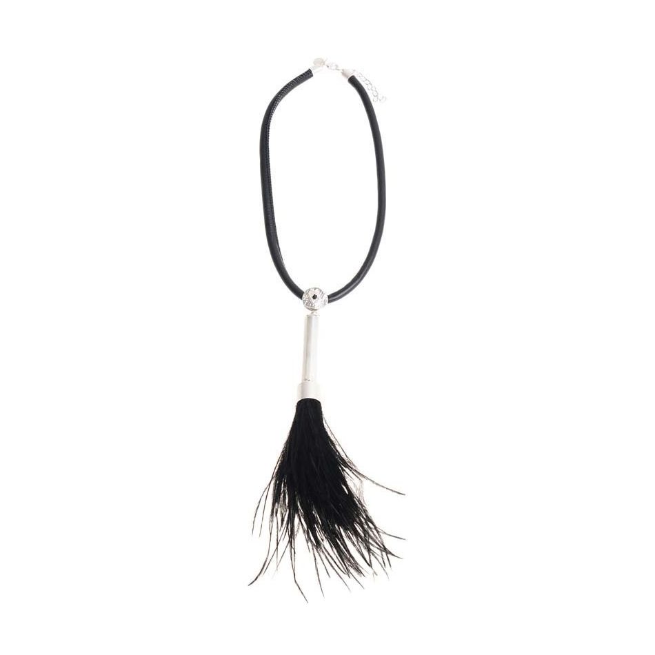 FEATHER METAL TUBE LEATHER SHORT NECKLACE