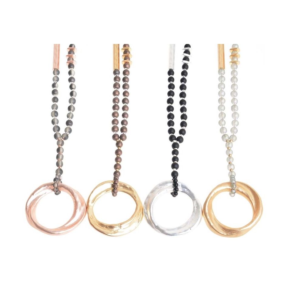 LONG NECKLACE WITH FACETED BEADS METAL RING PENDANT