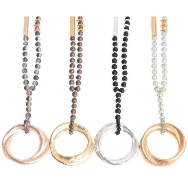 LONG NECKLACE WITH FACETED BEADS METAL RING PENDANT