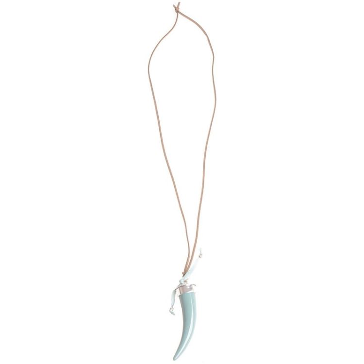 COLLAR LARGO COLGANTE CUERNO RESINA