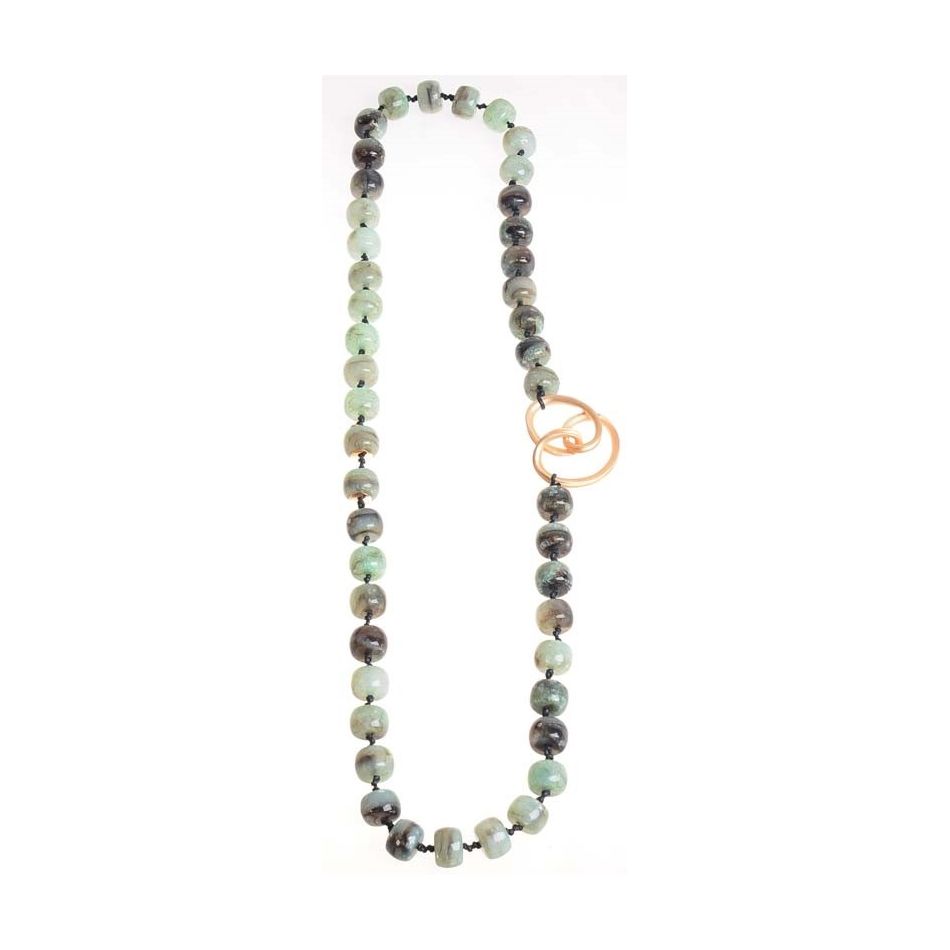 COLLAR LARGO CUENTAS RESINA FIGURA METAL