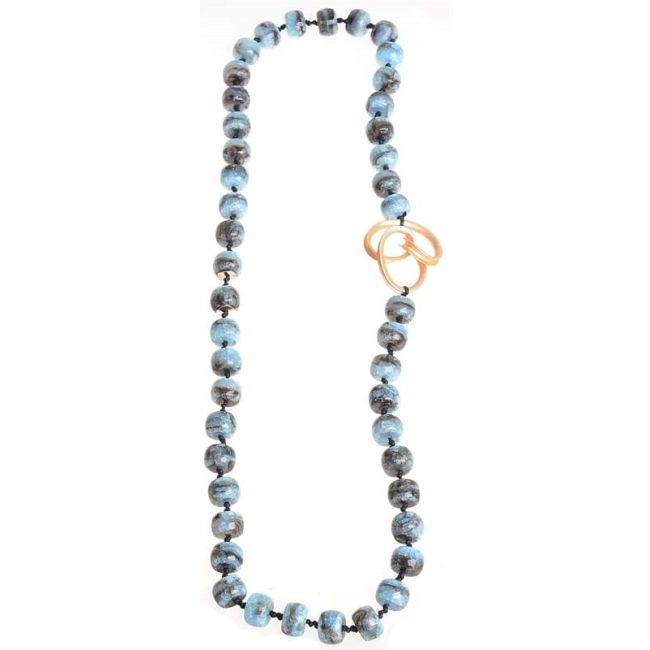 COLLAR LARGO CUENTAS RESINA FIGURA METAL