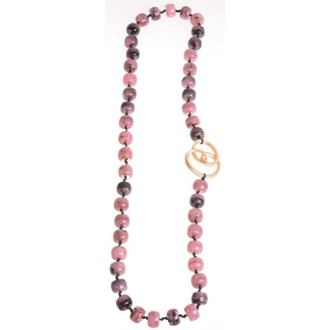 COLLAR LARGO CUENTAS RESINA FIGURA METAL