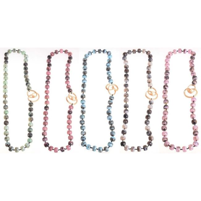 LONG NECKLACE WITH METAL FIGURE RESIN BEADS
