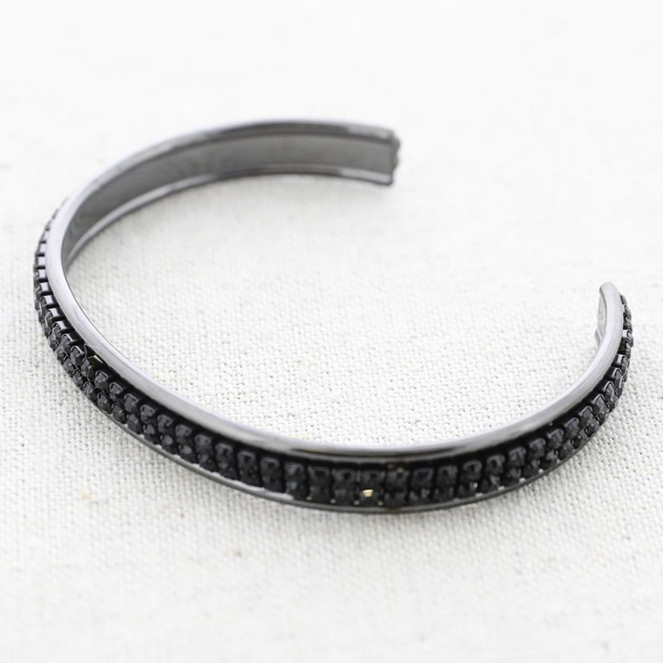 ADJUSTABLE STEEL BRACELET WITH CRYSTALS