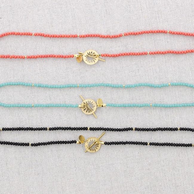 COLORED CRYSTALS STEEL SHORT NECKLACE