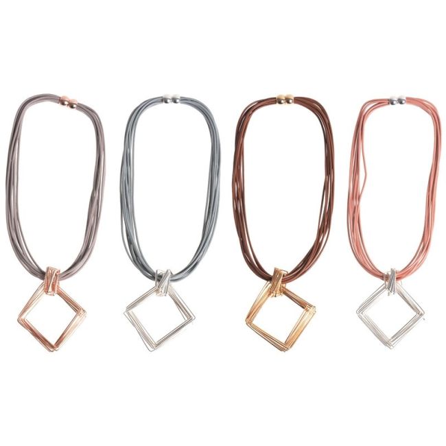 RECTANGULAR MULTI-RING PENDANT SHORT NECKLACE