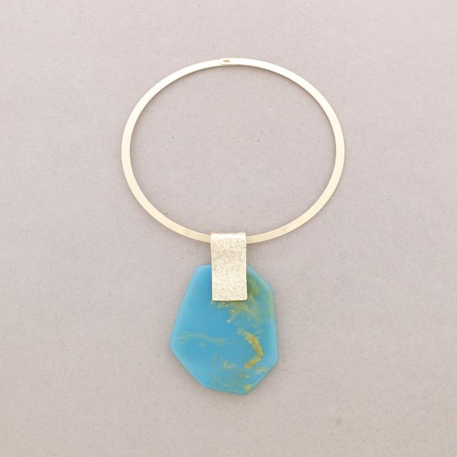 RESIN PENDANT SHORT NECKLACE