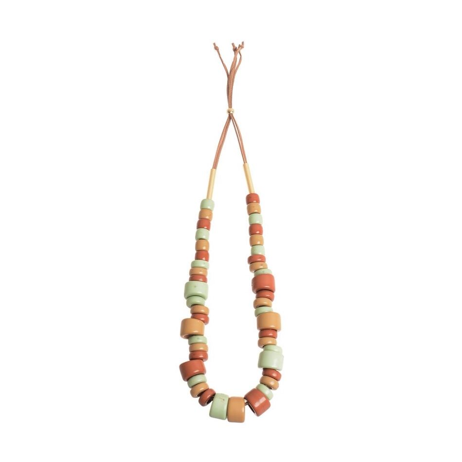COLLAR LARGO CUENTAS RESINA