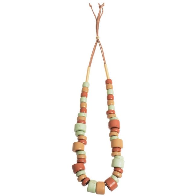LONG NECKLACE WITH RESIN BEADS