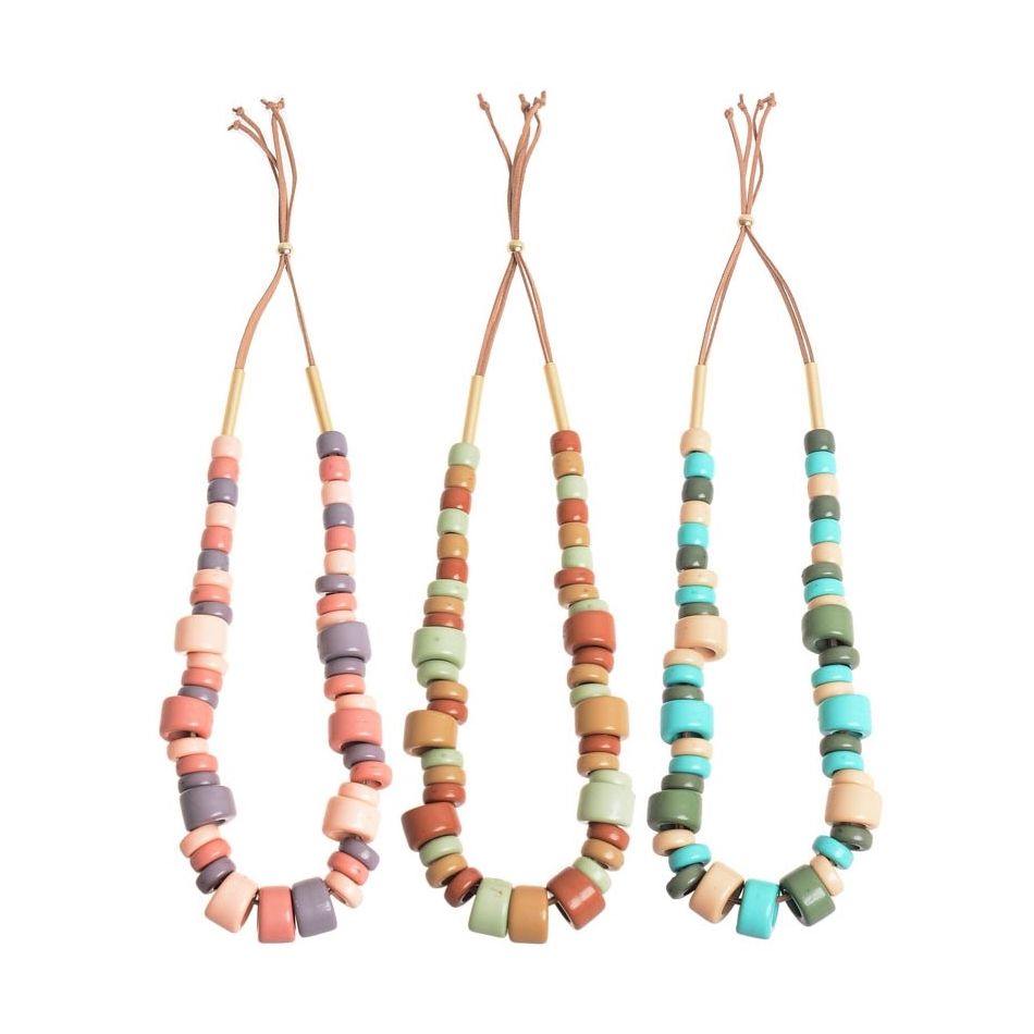 COLLAR LARGO CUENTAS RESINA