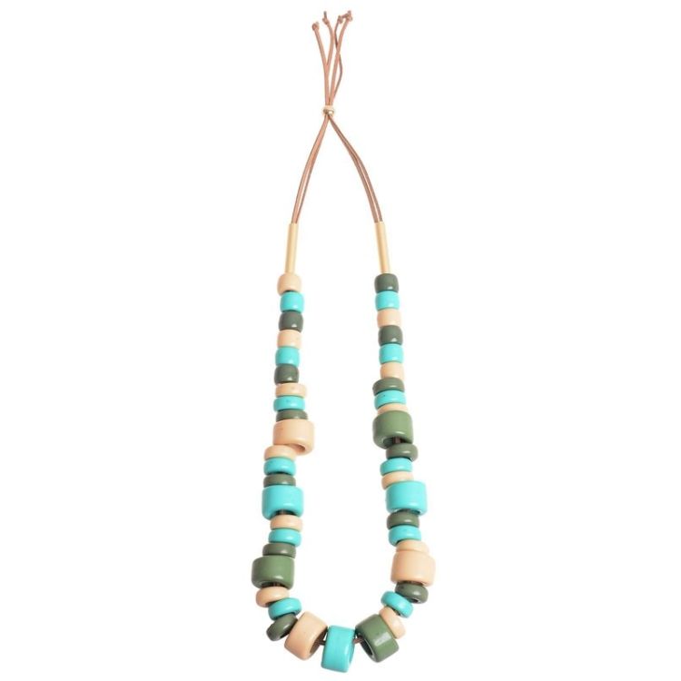 COLLAR LARGO CUENTAS RESINA 2