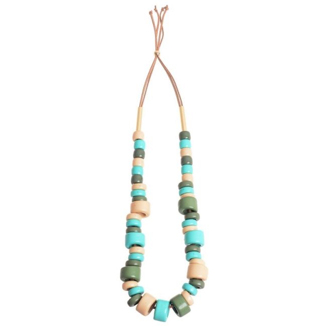 LONG NECKLACE WITH RESIN BEADS