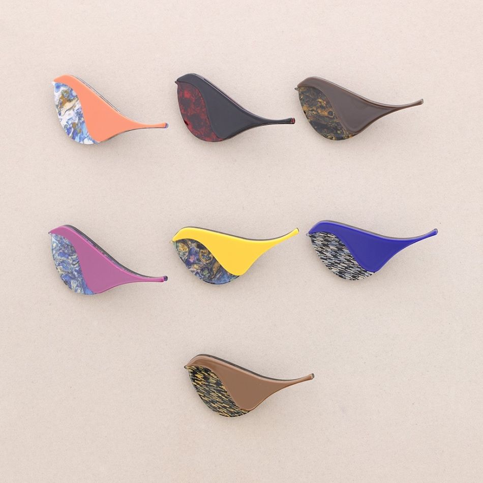 RESIN BIRD BROOCH