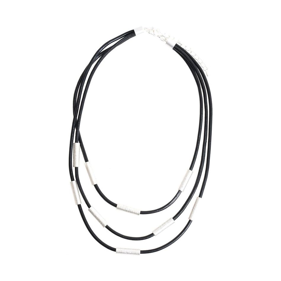 LEATHER SHORT NECKLACE WITH METAL BEADS