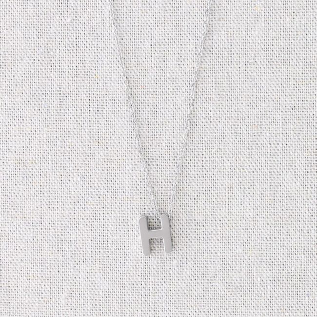 SOLID STEEL LETTER H PENDANT SHORT NECKLACE