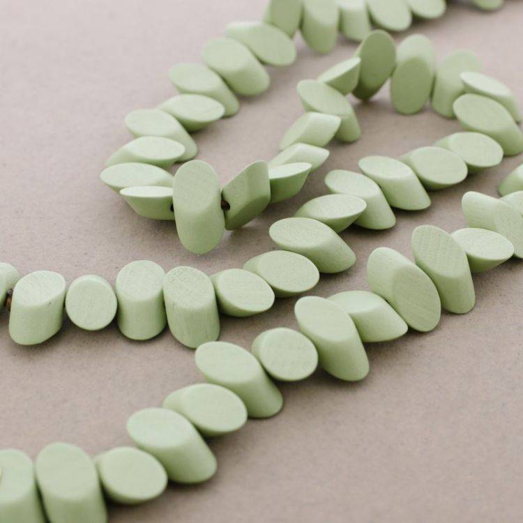 LONG NECKLACE WITH WOODEN BEADS