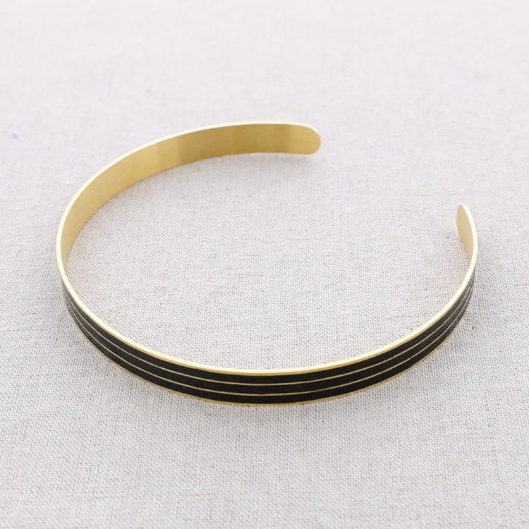ENAMEL STRIPES STEEL CHOKER