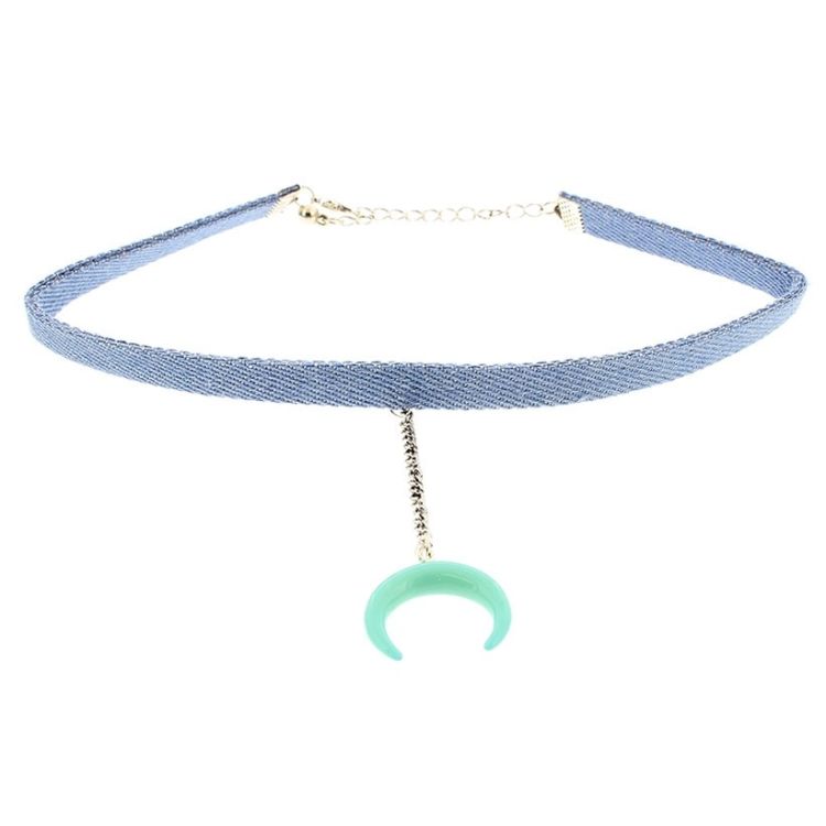 RESIN HALF MOON PENDANT CHOKER