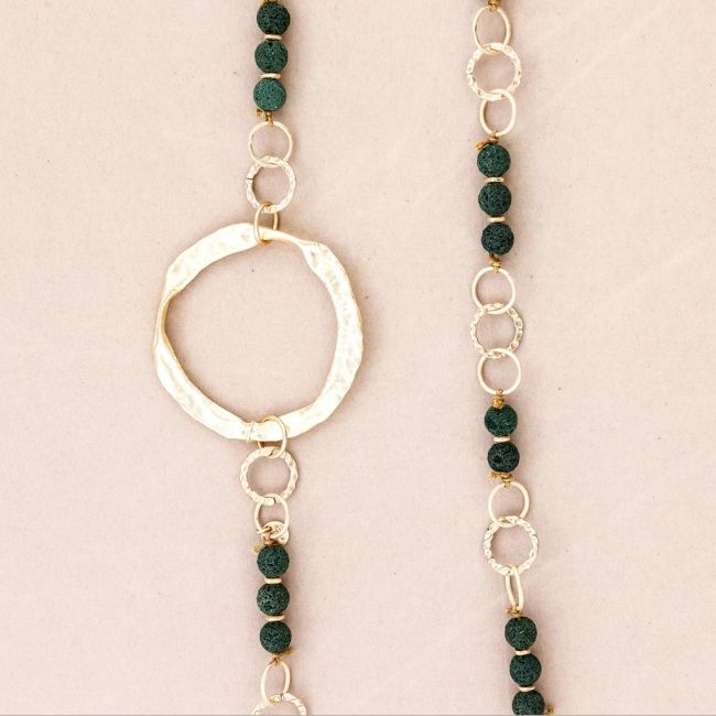 COLLAR LARGO CUENTAS LAVAS ANILLAS METAL
