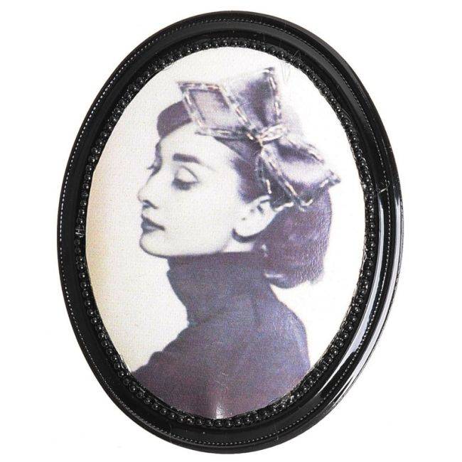 METAL BROOCH WITH FABRIC DRAWING