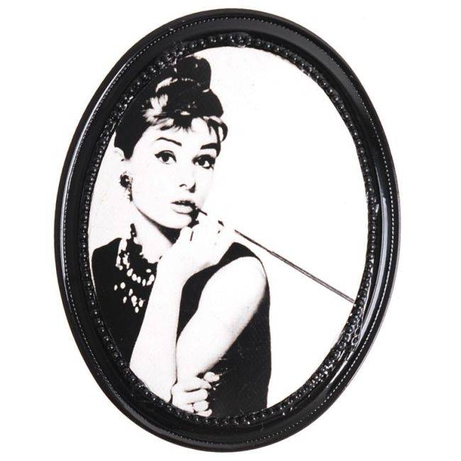 METAL BROOCH WITH FABRIC DRAWING