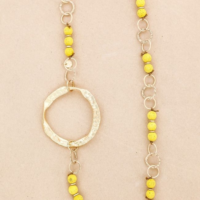 COLLAR LARGO CUENTAS LAVAS ANILLAS METAL