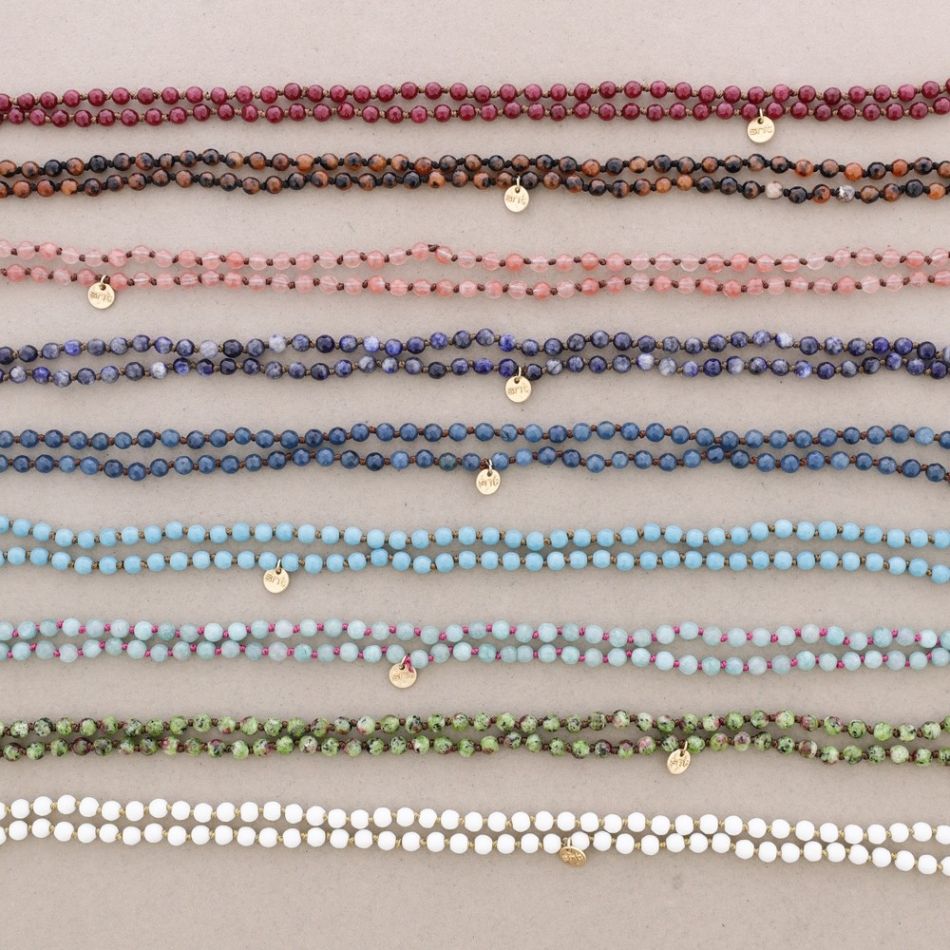 COLLAR LARGO BOLAS PIEDRA NUDOS