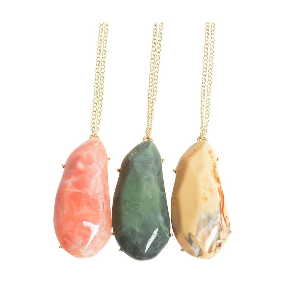 LONG RESIN PENDANT NECKLACE