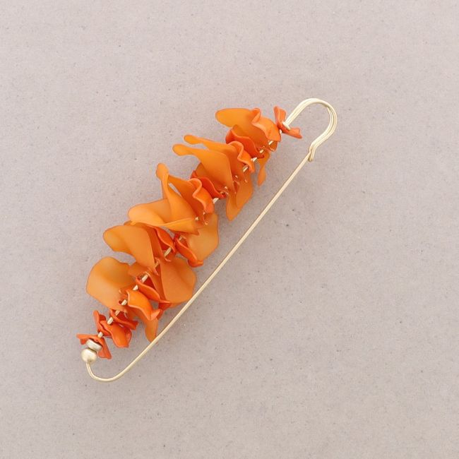 PETALS SAFETY PIN BROOCH