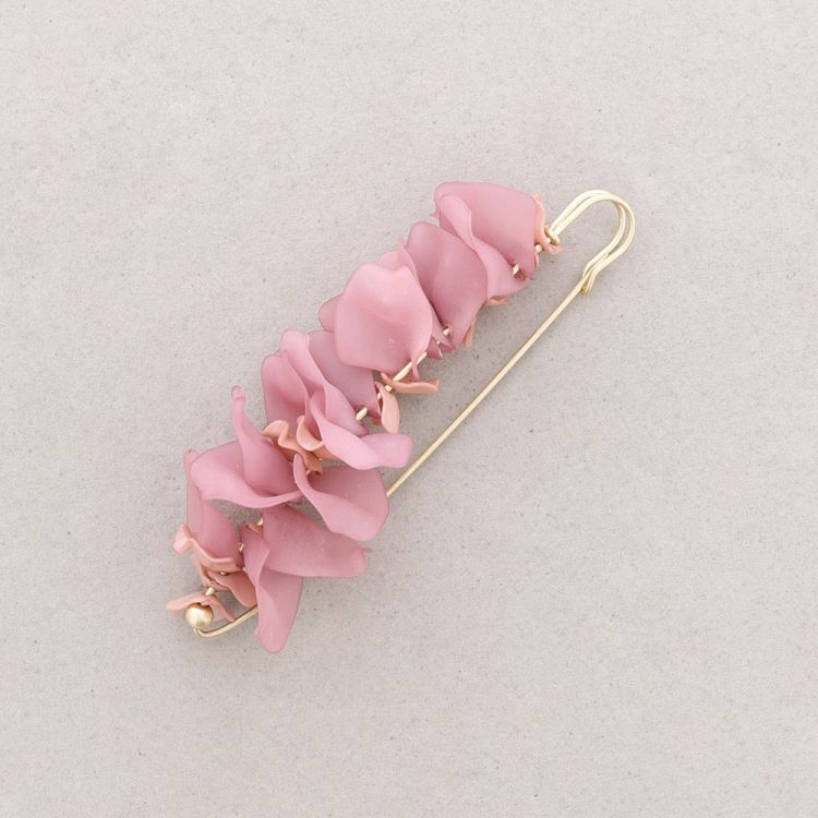 PETALS SAFETY PIN BROOCH
