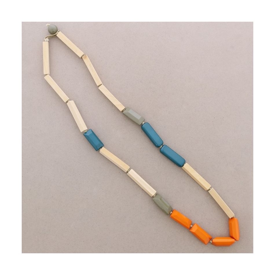 COLLAR LARGO CUENTAS GEOMÉTRICAS