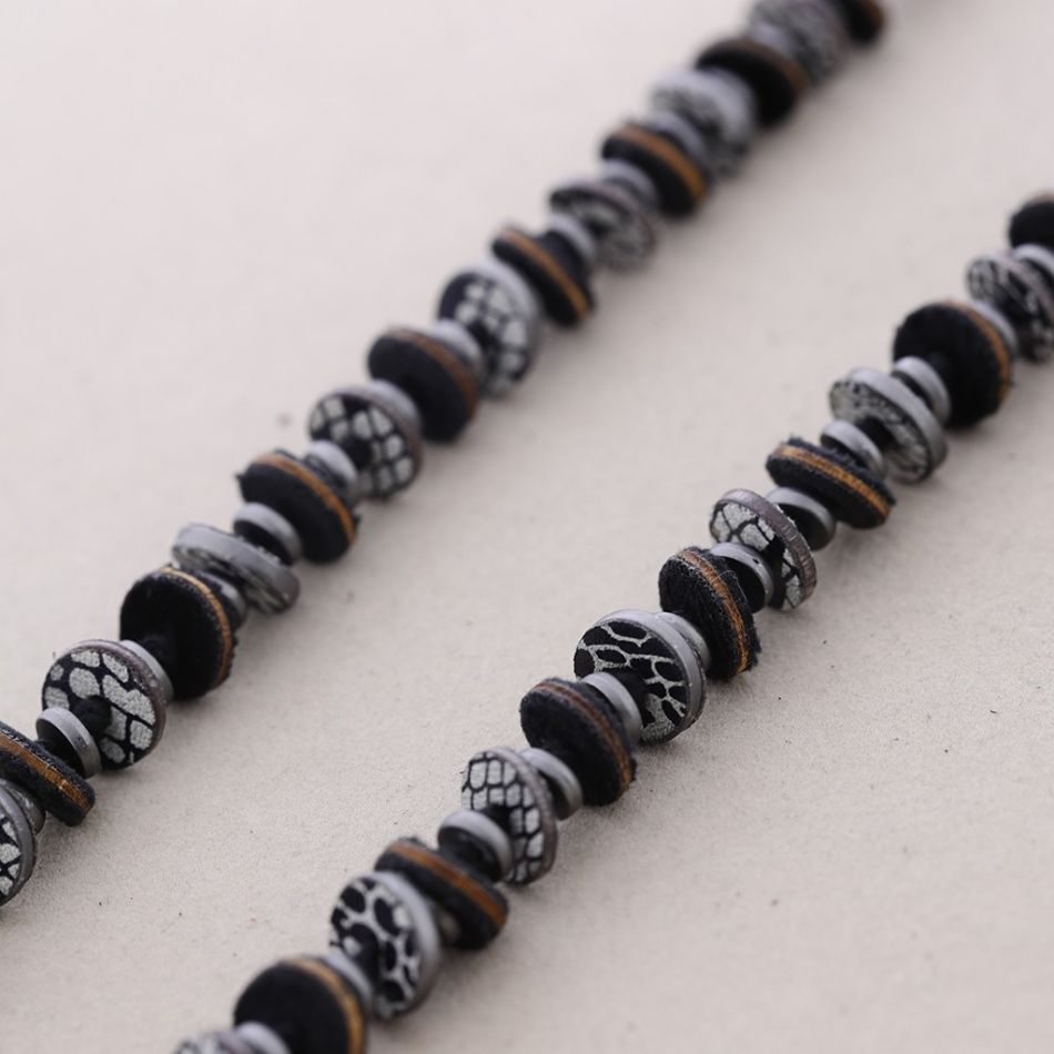 LONG SUEDE LEATHER NECKLACE