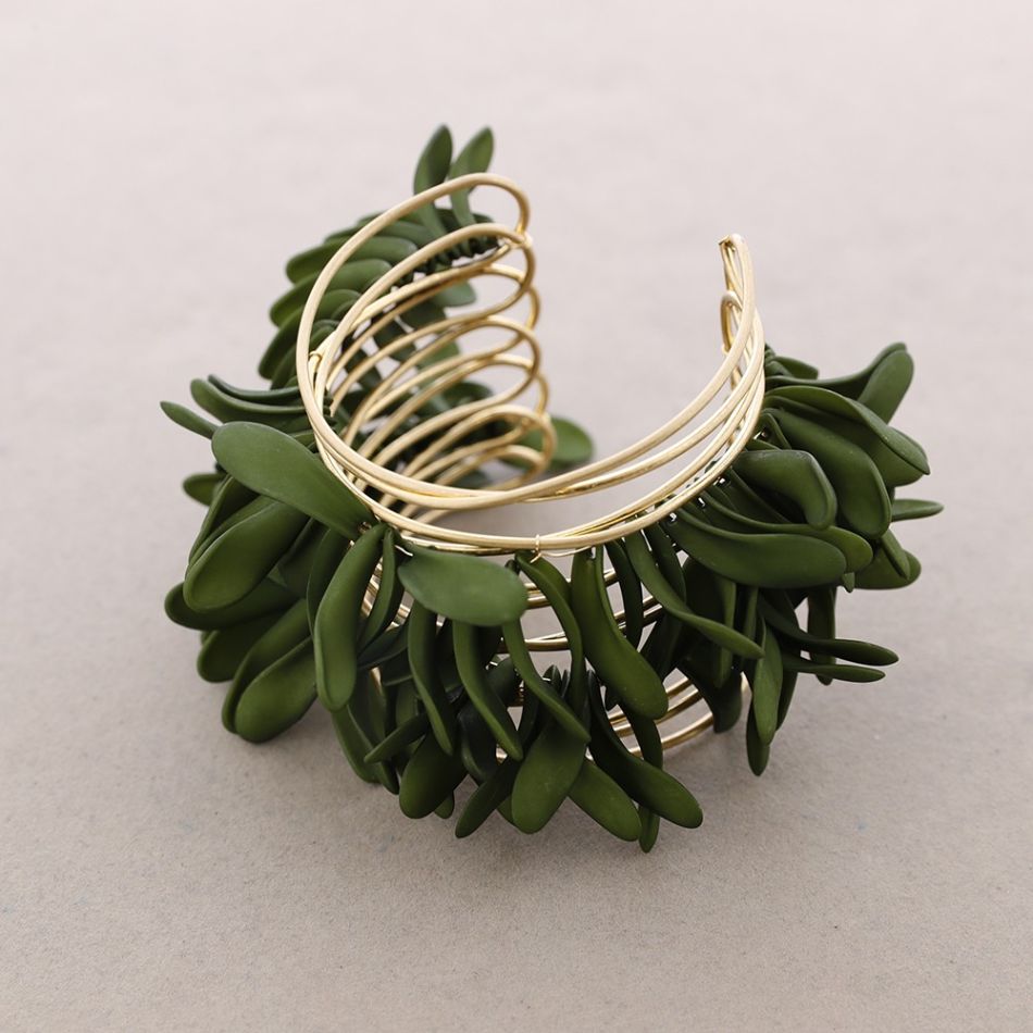 PETALS ADJUSTABLE METAL BRACELET