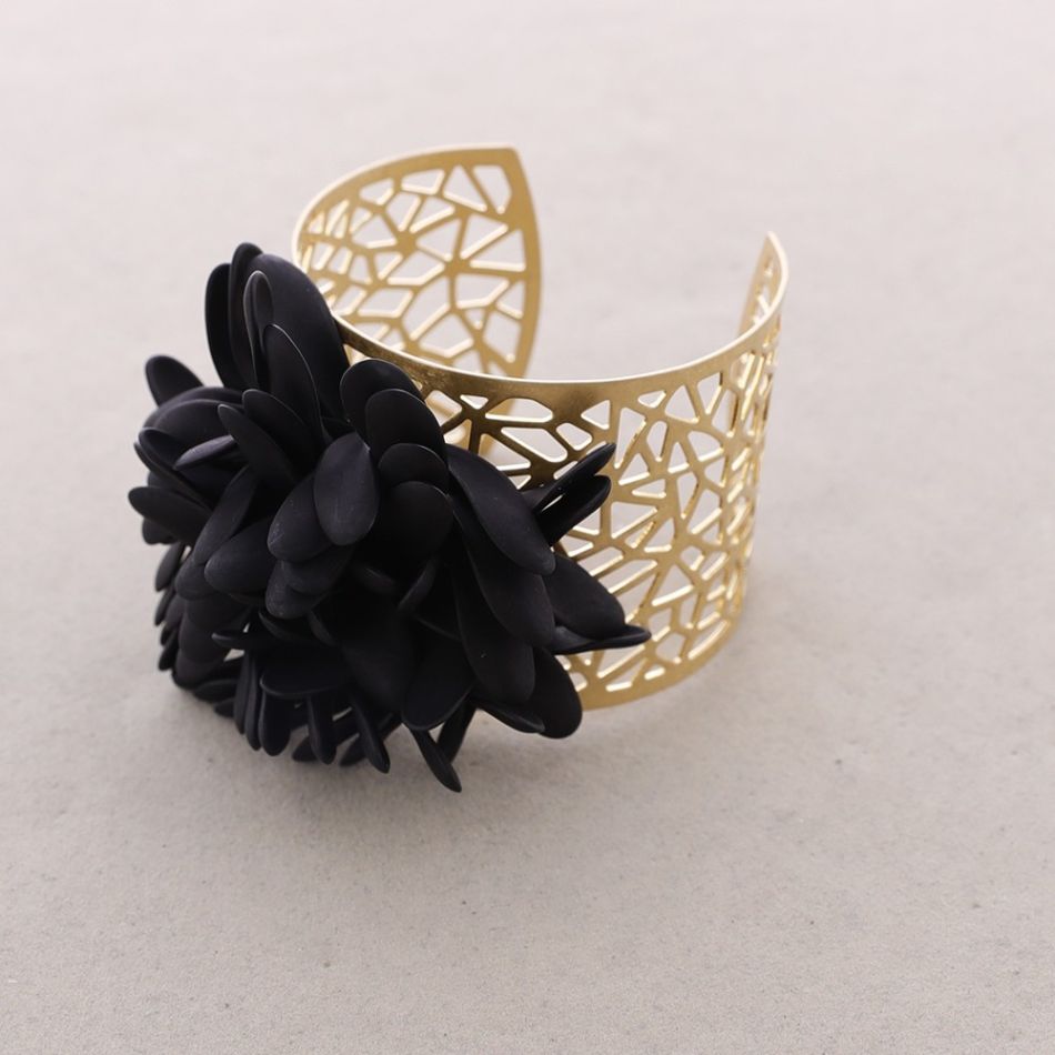 PETALS ADJUSTABLE METAL BRACELET