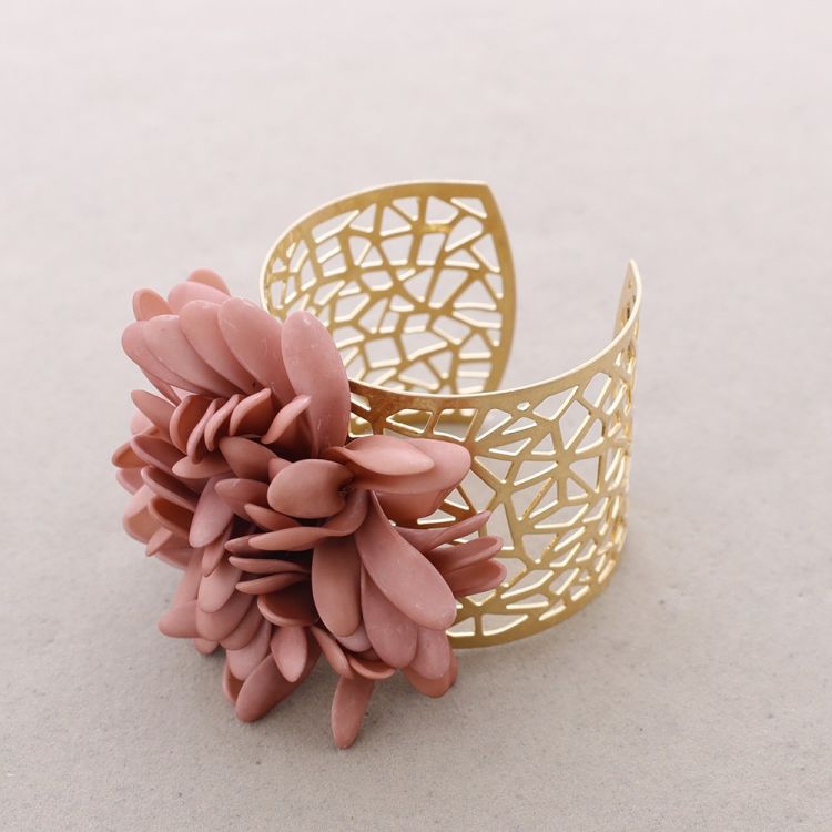 PETALS ADJUSTABLE METAL BRACELET