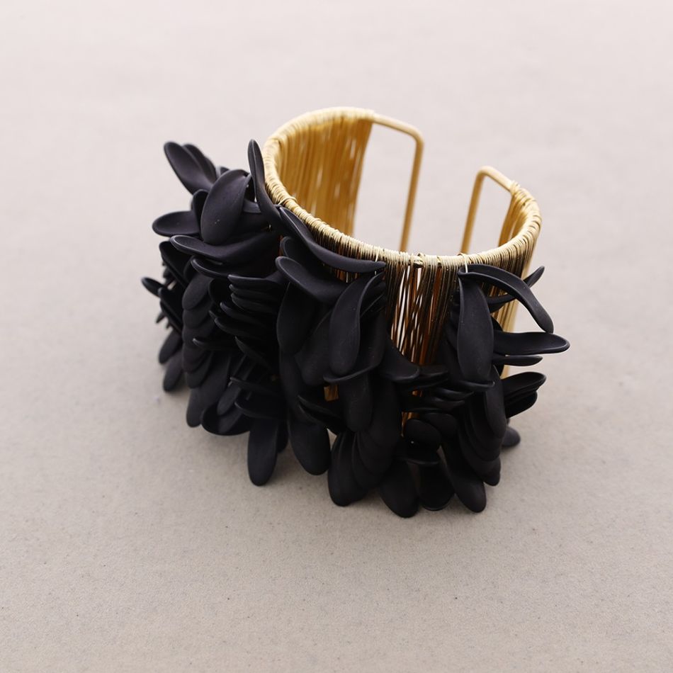PETALS ADJUSTABLE METAL BRACELET