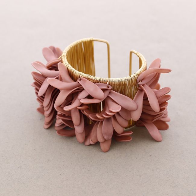 PETALS ADJUSTABLE METAL BRACELET