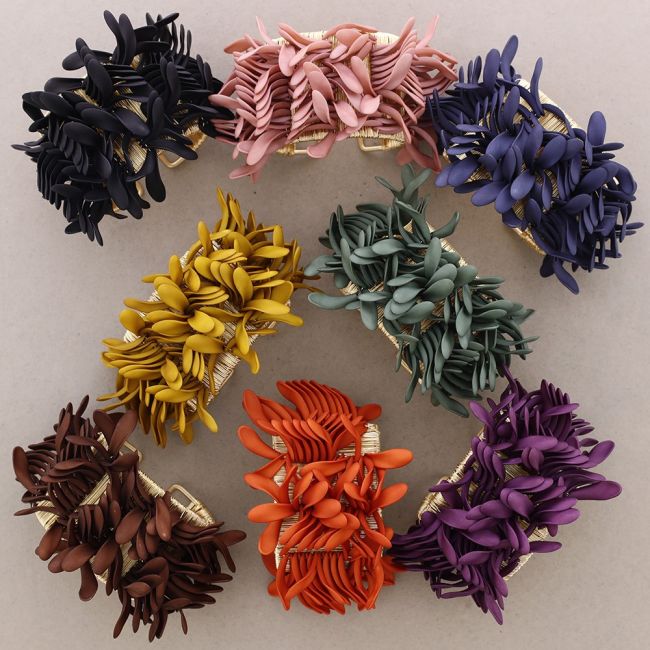 PETALS ADJUSTABLE METAL BRACELET