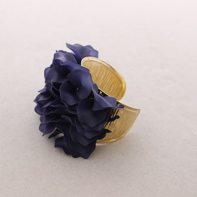 PETALS ADJUSTABLE METAL BRACELET