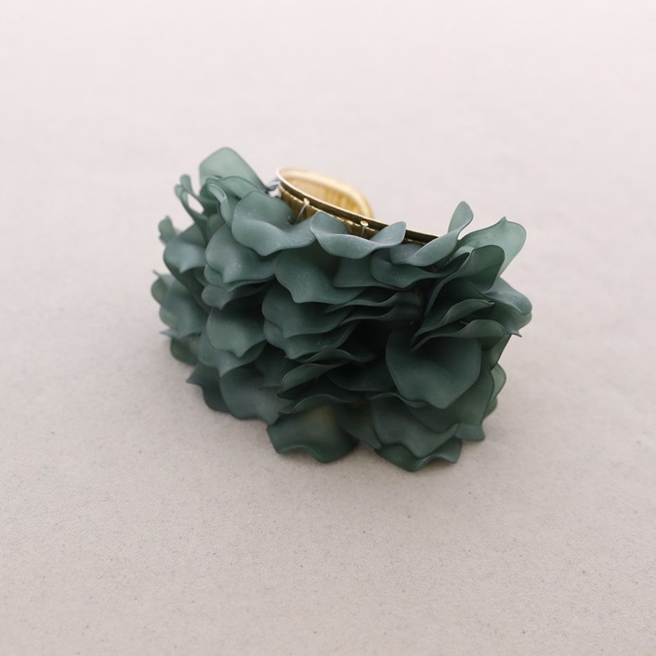 PETALS ADJUSTABLE METAL BRACELET