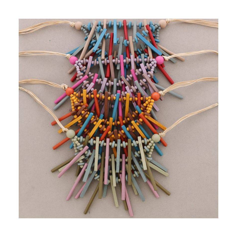 4 WOODEN STRIPS SHORT NECKLACE