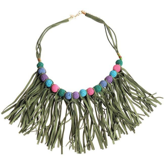 FRINGED SHORT NECKLACE WITH BEADS
