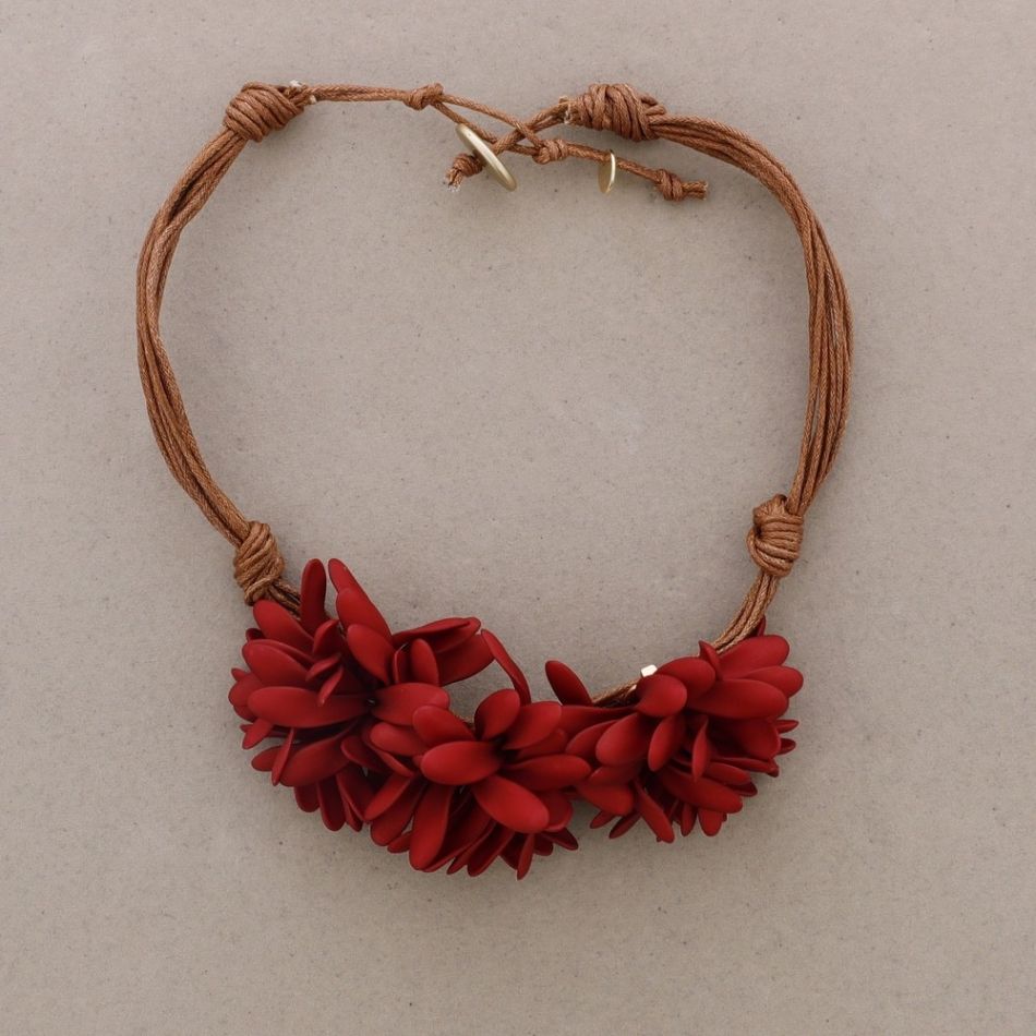 RESIN FLOWERS SHORT NECKLACE