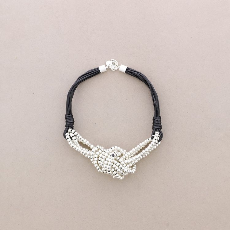 KNOTTED BALLS SHORT NECKLACE