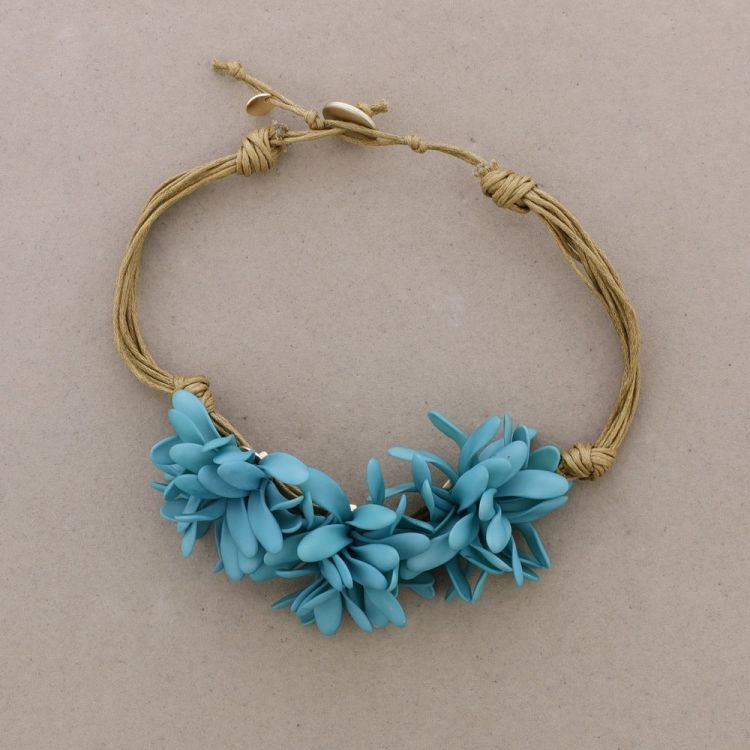 RESIN FLOWERS SHORT NECKLACE 2