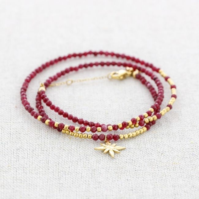 THREE ROUND STONE BRACELET WITH SHOOTING STAR PENDANT