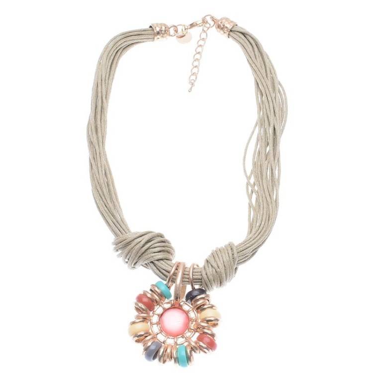 MEDALLION SHORT NECKLACE WITH BEADS 2