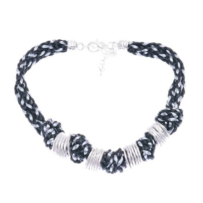 DOUBLE BRAIDED CORD SHORT NECKLACE WITH RINGS