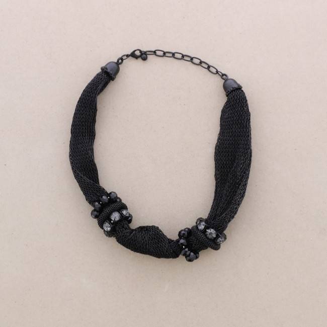 GRID SHORT NECKLACE WITH KNOT BEADS